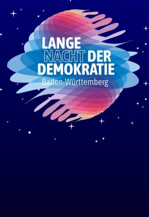 Das Logo der Langen Nacht der Demokratie vor einem dunkelblauen Sternenhimmel